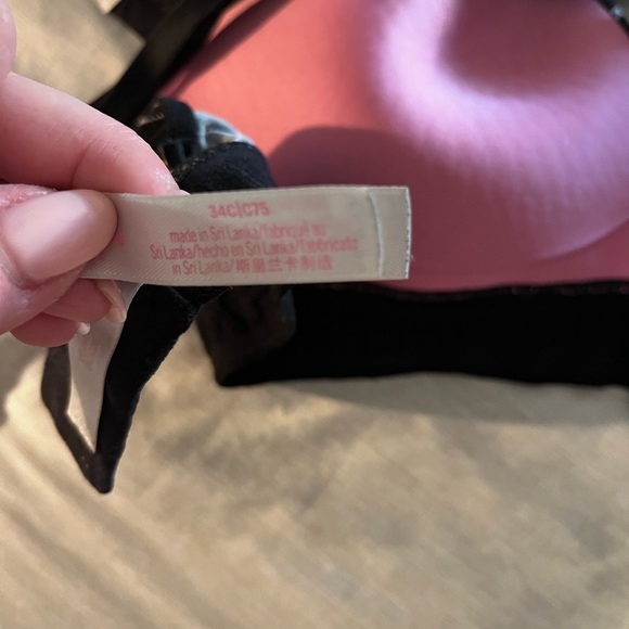 PINK VS bras - Picture 5 of 7